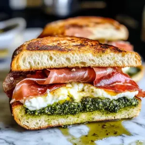 Köstlicher Burrata Pesto Sandwich: Einfache Genussvielfalt