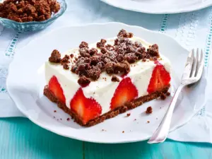 Erdbeer-Holunderblüten-Kuchen ohne Backen
