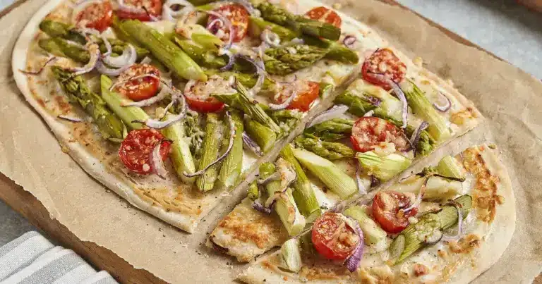 Flammkuchen mit grünem Spargel – einfach nur lecker! | Die besten Rezepte mit Gelinggarantie!