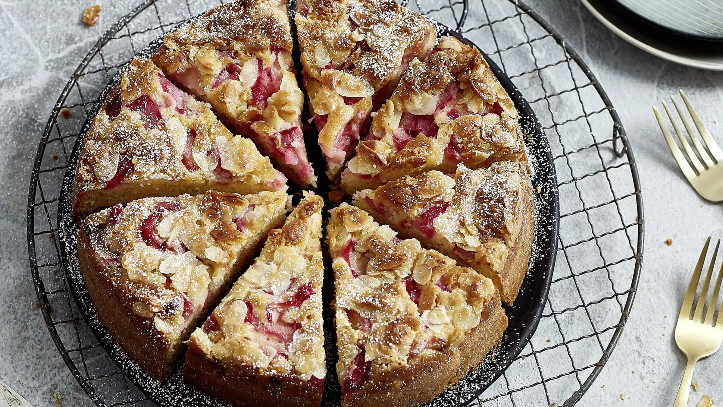 Fruchtiger Mandel Rhabarberkuchen