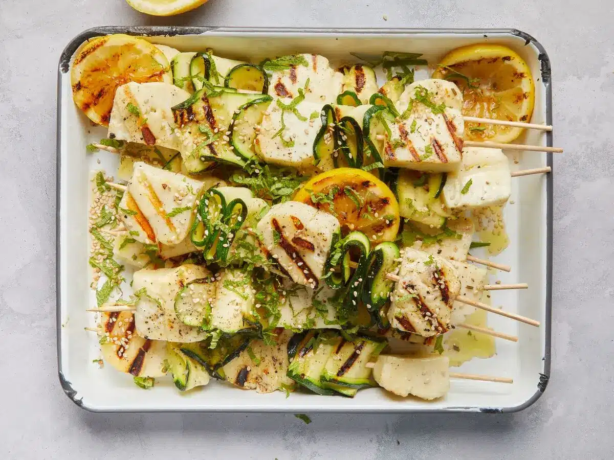 Gegrillte Halloumi Zucchini Spieße