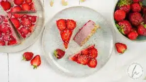 Gesunder Erdbeerkuchen ohne Backen (vegan)