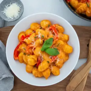 Gnocchi Paprika Pfanne mit cremiger Frischkäse Sosse
