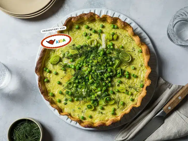 Grüne Frühlings-Quiche mit Erbsen und Kartoffeln | Rezept | Kitchen Stories