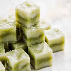 Matcha Latte Eiswürfel für erfrischende, kräftige Drinks