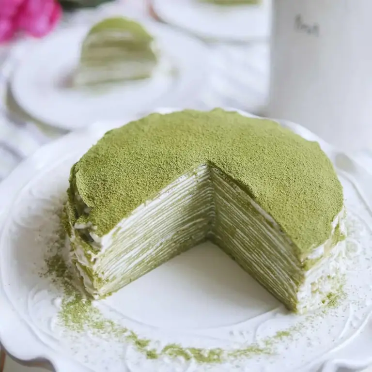 Matcha Mille Crepe Kuchen