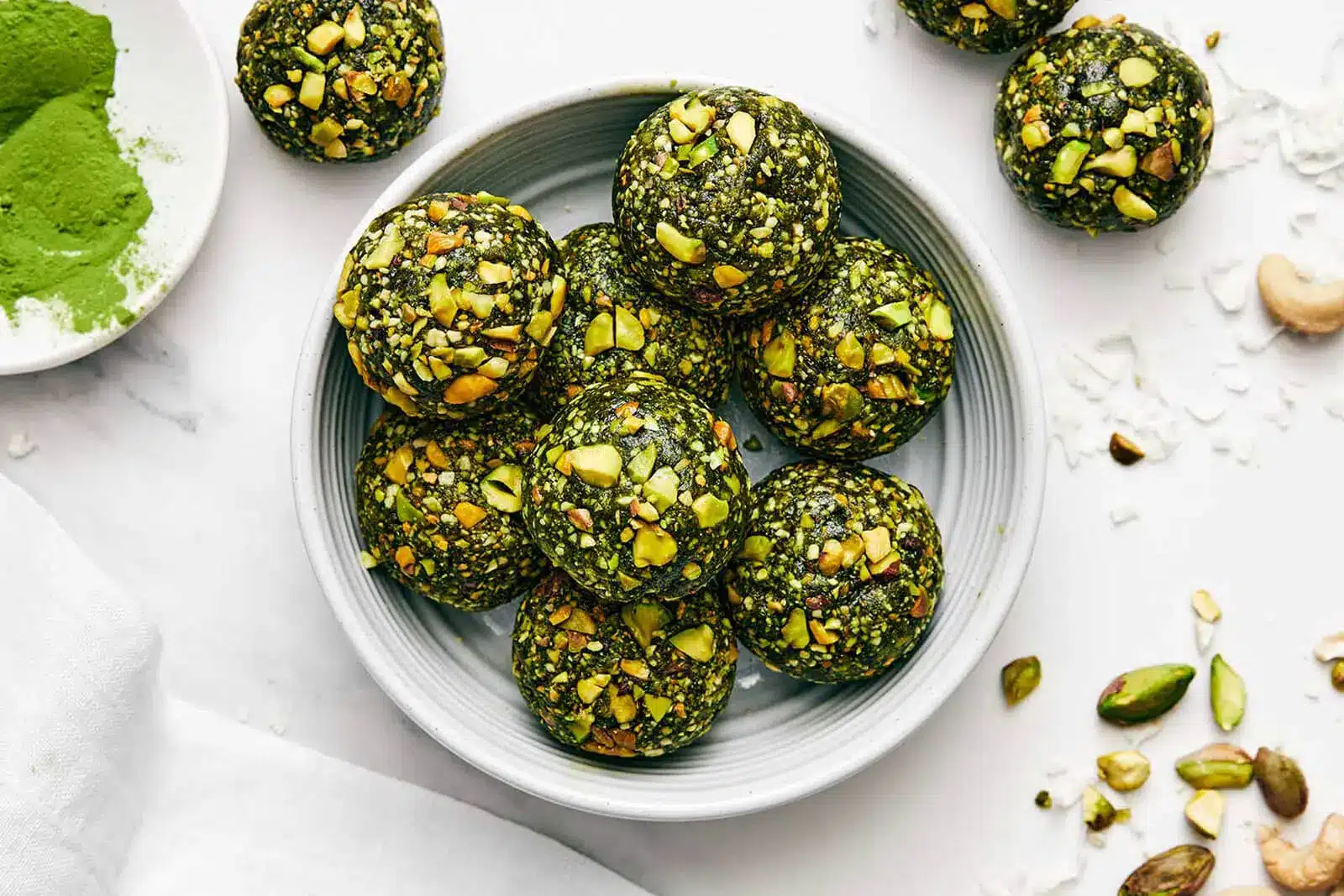 Matcha Pistazien Energiebällchen