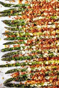 Gebackener Spargel mit Parmesan und Panko