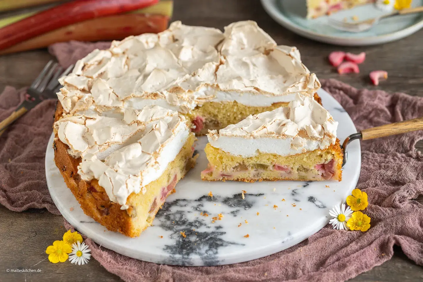 Omas Rhabarberkuchen mit Baiser