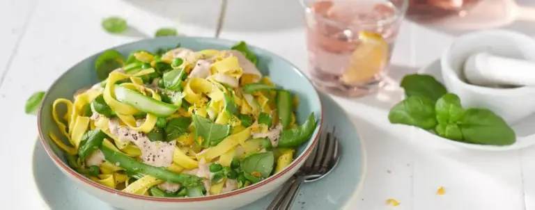 Pasta mit grünem Spargel