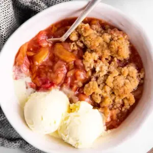 Easy Rhubarb Crisp Recipe [+ Video] – Savory Nothings