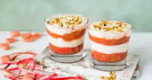 Rhabarber-Dessert mit Mascarpone – schnell und einfach | Die besten Backrezepte mit Gelinggarantie