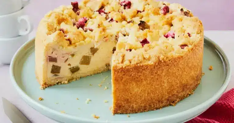 Rhabarber-Puddingkuchen – nach Omas Original-Rezept | Die besten Backrezepte mit Gelinggarantie