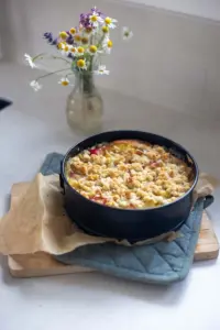 Rhabarber Streuselkuchen mit Pudding