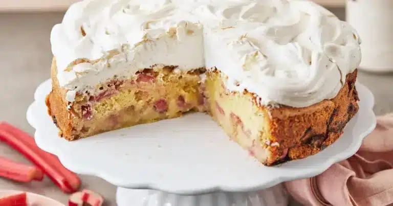 Rhabarberkuchen mit Baiser – einfach SO unglaublich lecker | Die besten Rezepte mit Gelinggarantie!