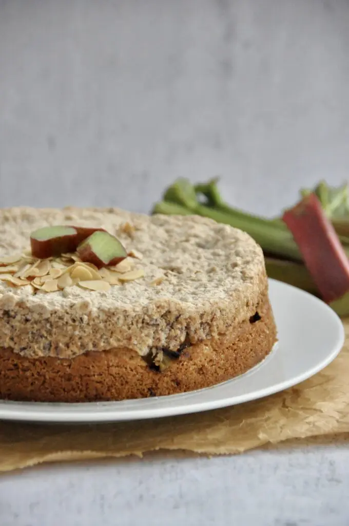 Rhubarb Cake with Hazelnut Meringue | Crazy Kitchen