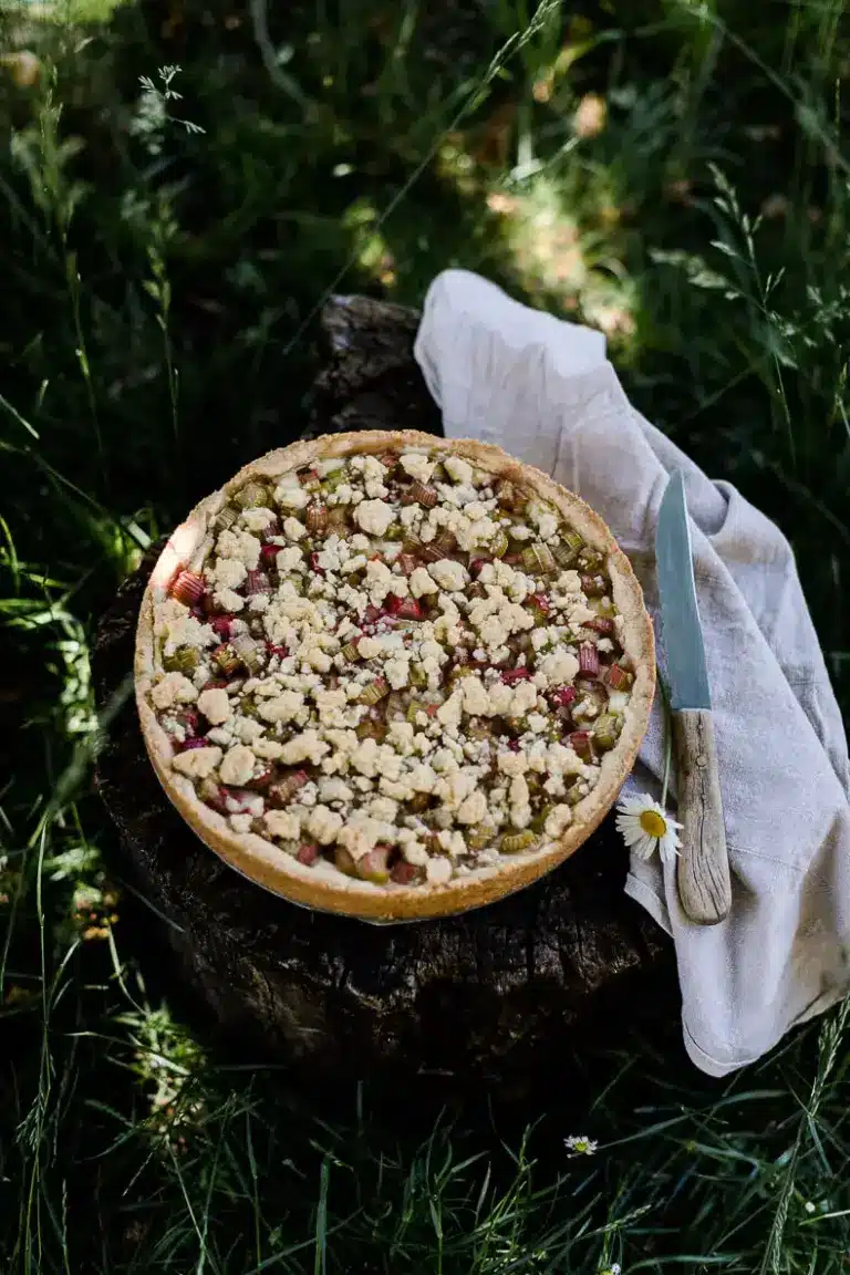 Rhabarberkuchen mit Pudding & Streuseln – ein Teig für Boden und Streusel – Nadine Burck