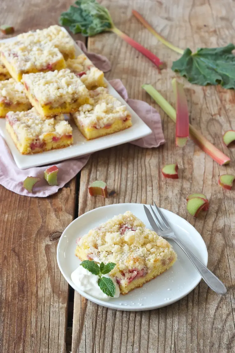 Rhabarberkuchen mit Streusel