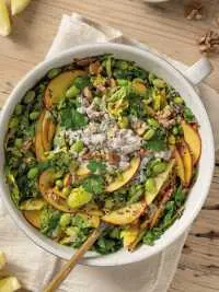Sommersalat mit Walnussdressing