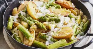 Spargel-Kartoffel-Pfanne – einfach & lecker | Die besten Rezepte mit Gelinggarantie!