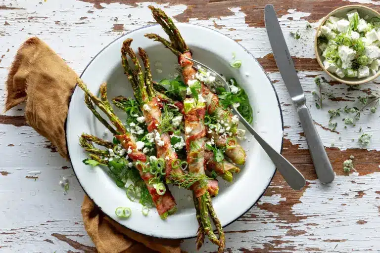 Asparges med bacon i airfryer – nem opskrift