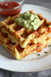 Tomaten Mozzarella Waffeln – Schnell & Lecker für den Morgen – Noras Kreationen
