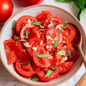 Tomatensalat mit Knoblauch