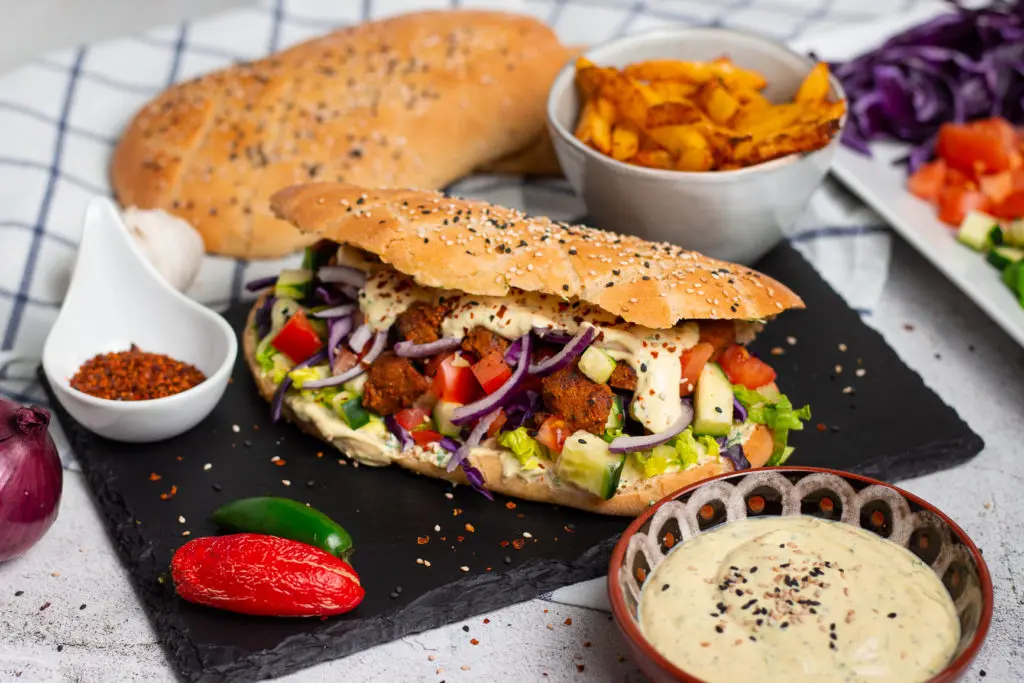 Veganer Döner mit Knoblauchsoße