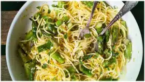 Pasta mit grünem Spargel und Zitronensauce – haus und kochen