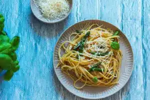 Schnelle Pasta mit grünem Spargel – Frühlingsrezept in unter 25 Minuten – Judys Foodplanet